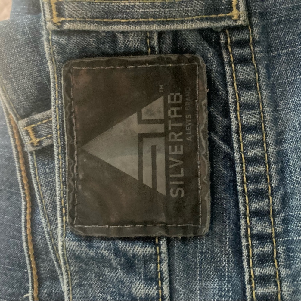 Men’s silver tag Levi’s size 40x34